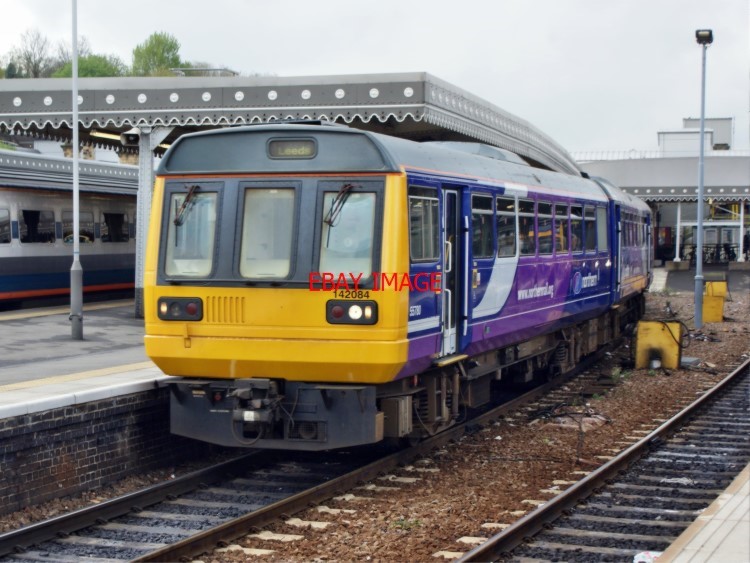 Photo Class 142 Pacer 2 Car Dmu No 142 084 At Sheffield Of Northern Rail In Th Ebay